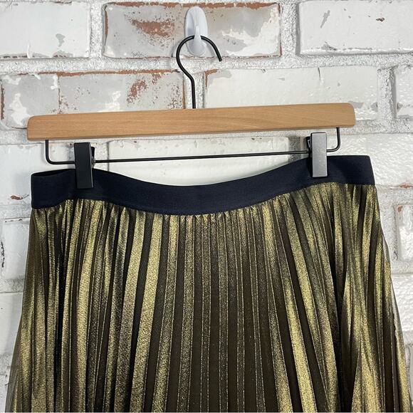 White House Black Market Metallic Gold Pleated Slightly Sheer Midi Skirt NWT - Picture 5 of 10
